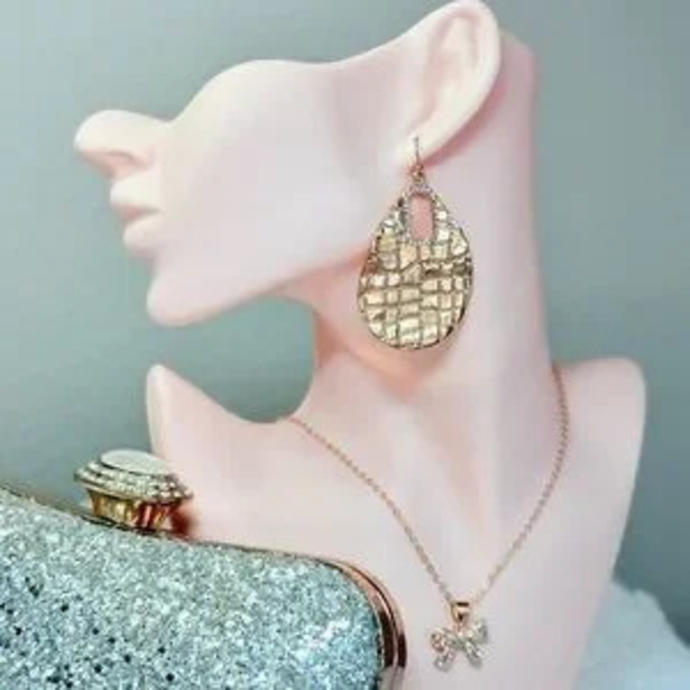 Trendy Gold Textured Teardrop Earrings
